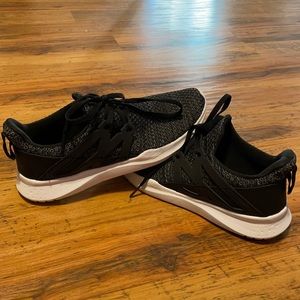 Indio Low-Top Sneakers by Fabletics.  Size 7.5